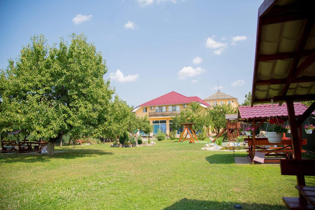 Hotel Beauty Complex Beregovo Exterior foto
